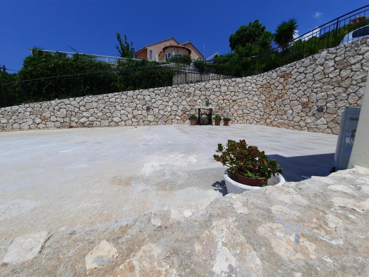 Freesia Grand Sea View Residence Свороната Экстерьер фото