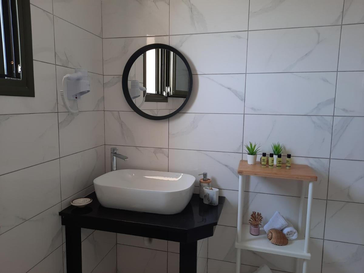 Freesia Grand Sea View Residence Свороната Экстерьер фото