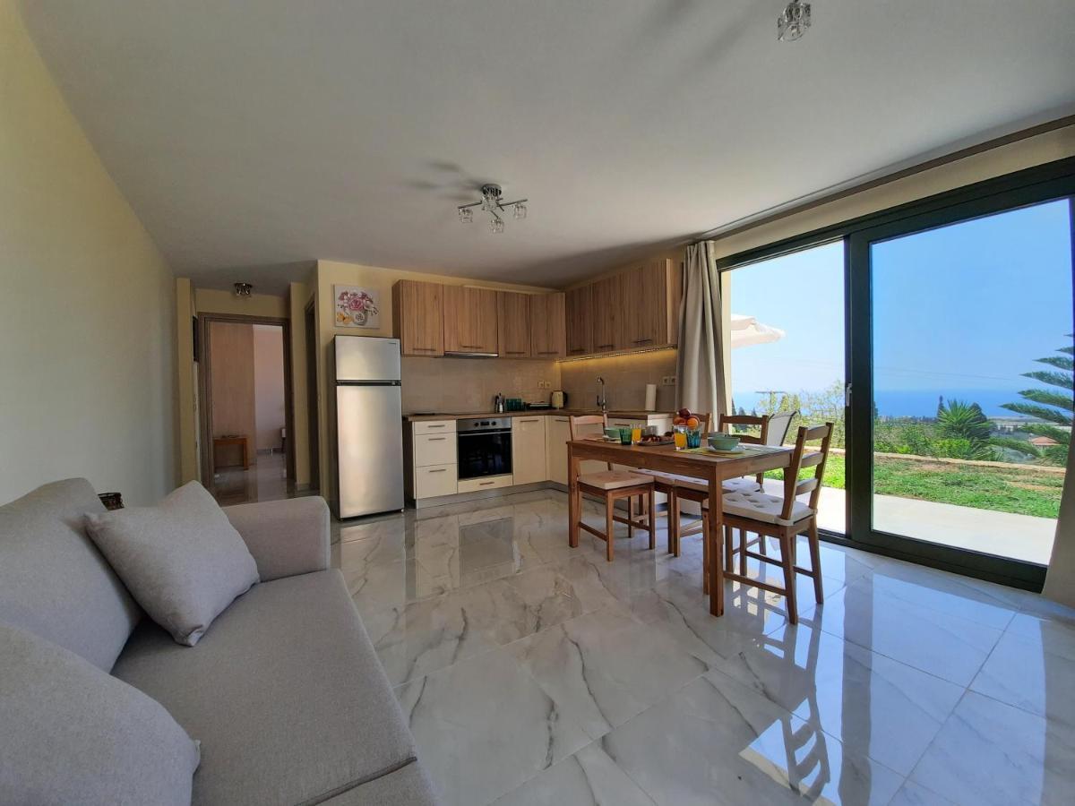 Freesia Grand Sea View Residence Свороната Экстерьер фото
