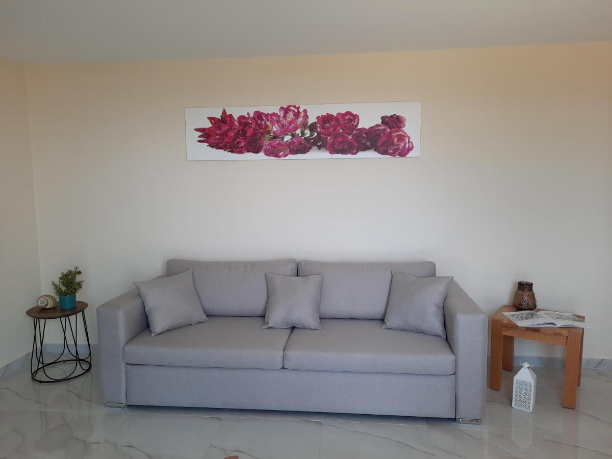 Freesia Grand Sea View Residence Свороната Экстерьер фото