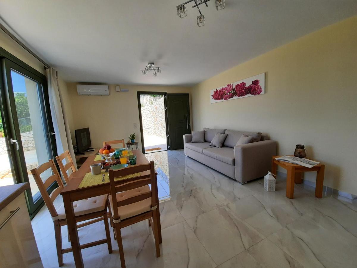 Freesia Grand Sea View Residence Свороната Экстерьер фото